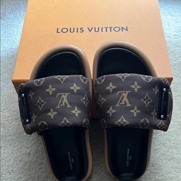Louis Vuitton Brown Monogram Slides like new Louis Vuitton Brown Monogram Nylon Pillow Slides Size 10.5  main image 2